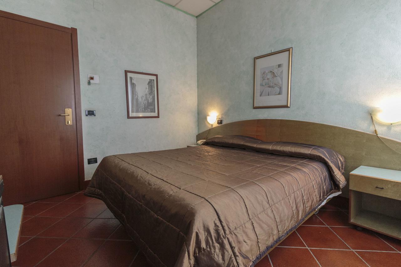 Hotel Il Telegrafo Melegnano Exterior photo